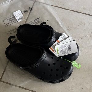 Unisex Crocs Classic Clogs Black M10 / W12 – New With Tags